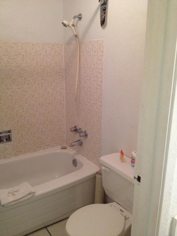 La Villa Motel Okanagan Falls Room photo