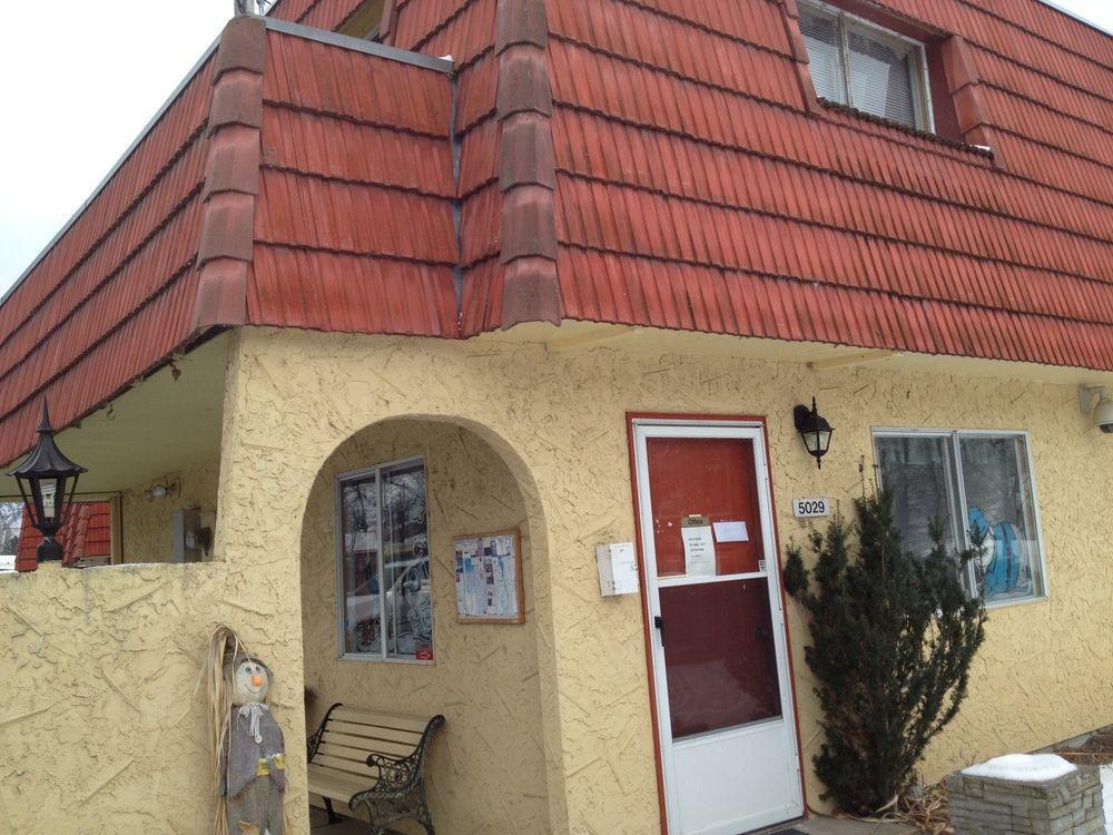 La Villa Motel Okanagan Falls Exterior photo
